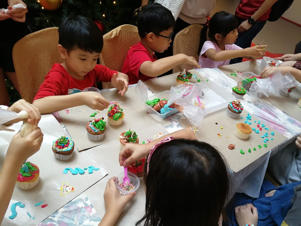 christmas cupcake decorating workshop