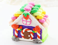 Wooden Gingerbreadhouse with Clay